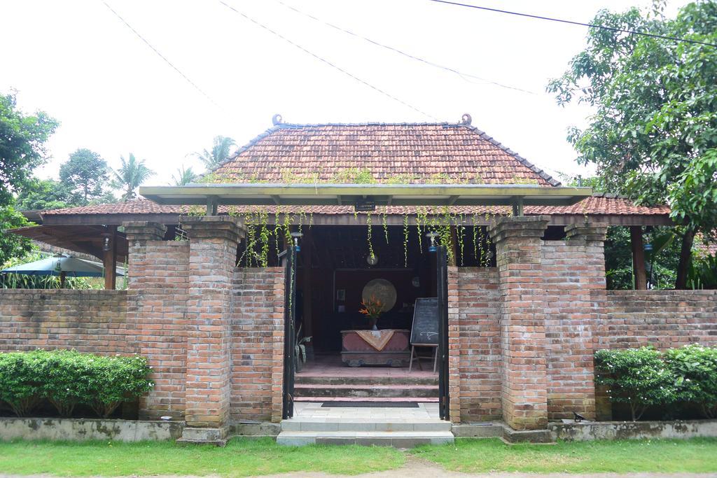 Cempaka Villa Magelang Exterior foto